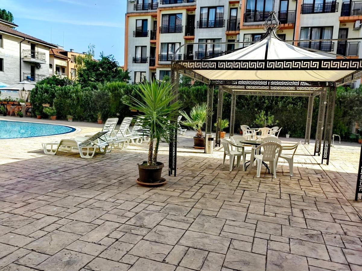 Pool Apartment Amadeus Lux Slantschew brjag Exterior foto